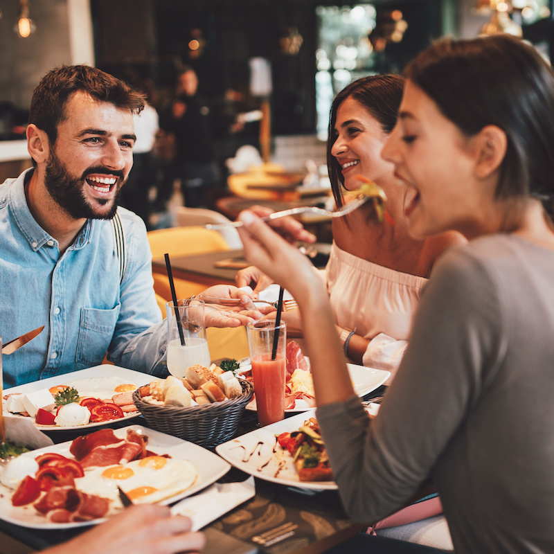 friends-brunch-restaurant 1